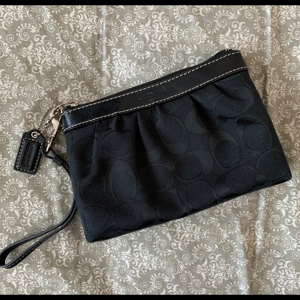 Coach wristlet wallet